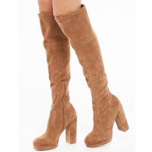 Tan knee-high block heeled boots 👢